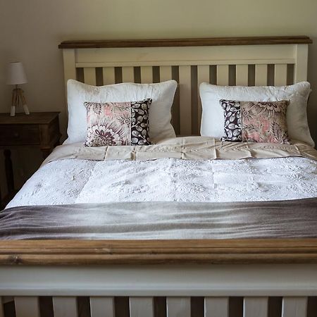 Buttercup Hill Bed & Breakfast Уорбъртън Екстериор снимка